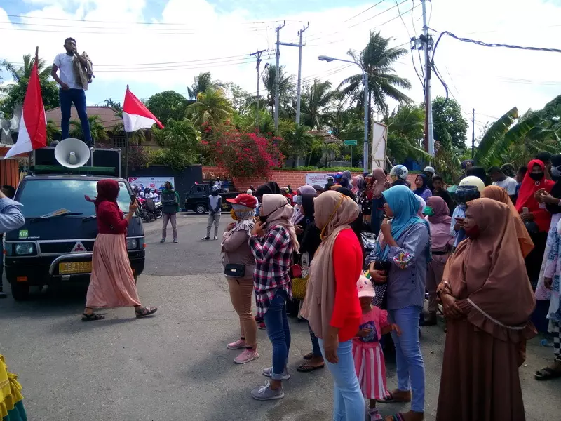 Aksi demo pengungsi lupus kota tual di hut ri ke 75 di wearhir