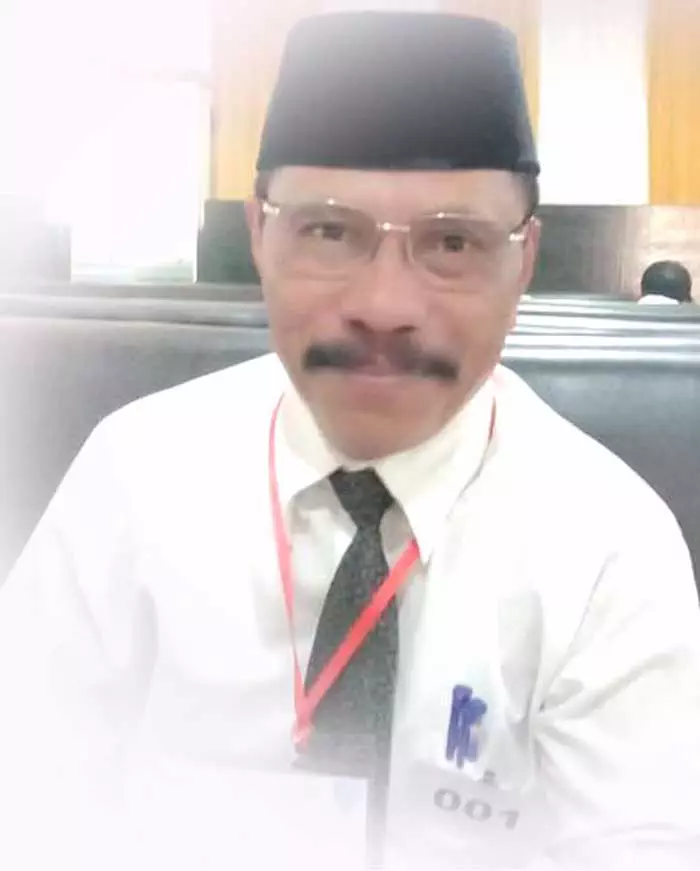 Sekretaris daerah ( sekda ) kabupaten maluku tenggara, drs a. Yani rahawarin, m. Si