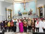Foto-bersama-Uskup-Amboina-dengan-Para-Pejabat-Daerah-Kota-Tual-dan-DPRD-Maluku