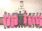 Laksamana Pertama TNI Ashari Alamsyah, foto bersama dengan Ibu Bayangkari Polres Tual