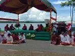 Pembukaan Festival Maren Tual 2022 dengan Lomba Dayung sampan dan goyang samandar di Teluk UN Desa Taar