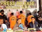 konferensi Pers Kapolres Tual terkait penangkapan tiga tersangka narkoba di Kota Tual