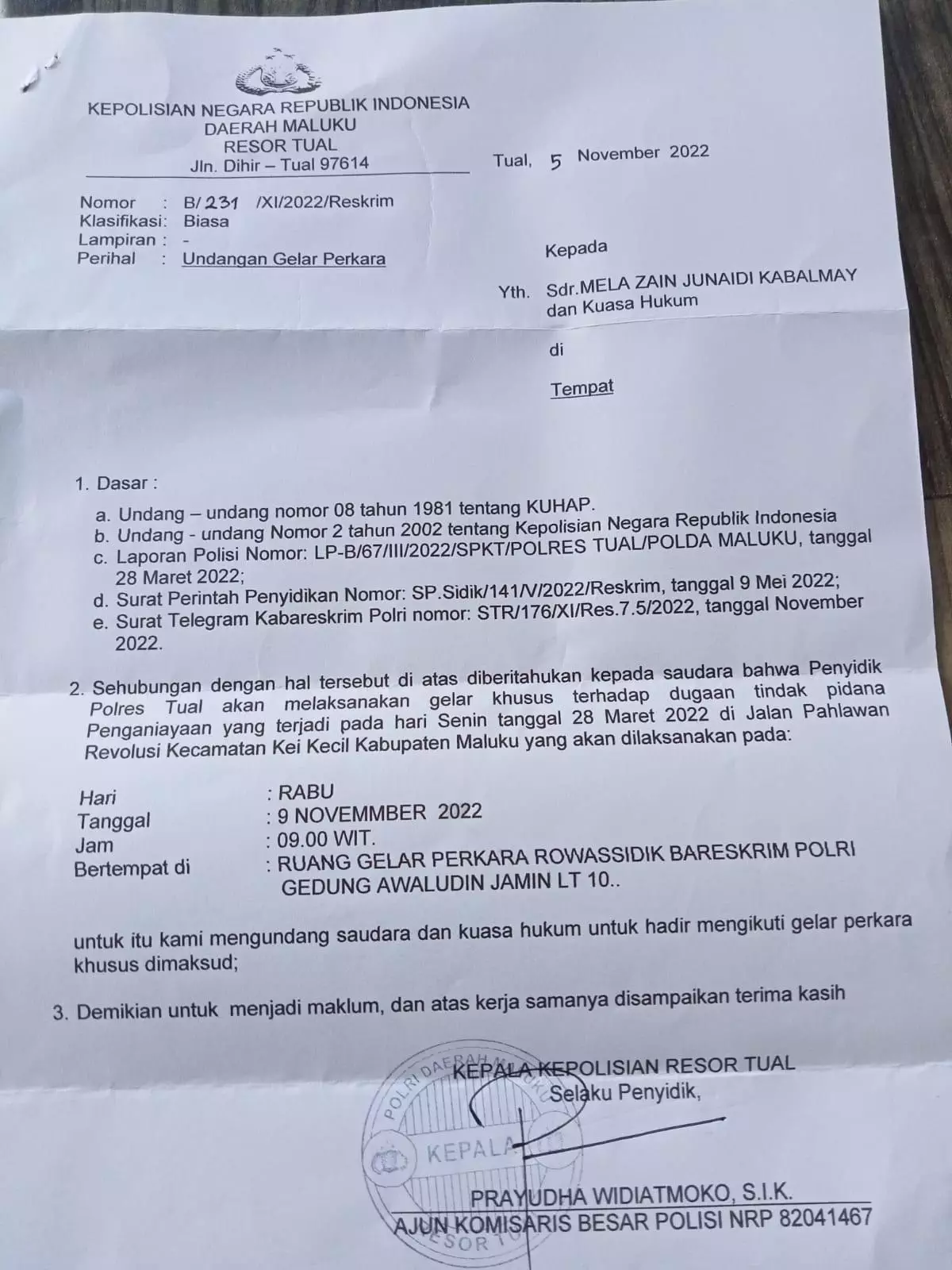 Ini bukti surat undangan gelar kasus ini di mabes polri yang diterima kuasa hukum korban, gasandi renfaan, s. H