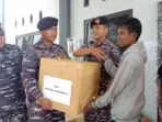 Bantuan TNI AL kepada warga pengungsi di Lanal Tual , Minggu 5 Februari 2023